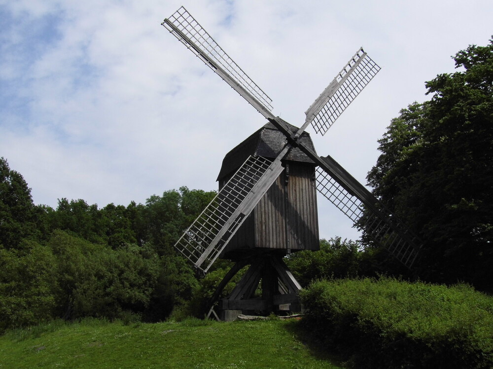 Photo: Alte Mühle im Lönspark in Hannover