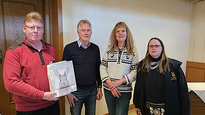 Mühlenlikör an das Mühlenteam Diekmanns Windmühle vom Heimatverein in Essen (Oldenburg) - vertreten durch Peter Ostermann und Rudi Feldhaus