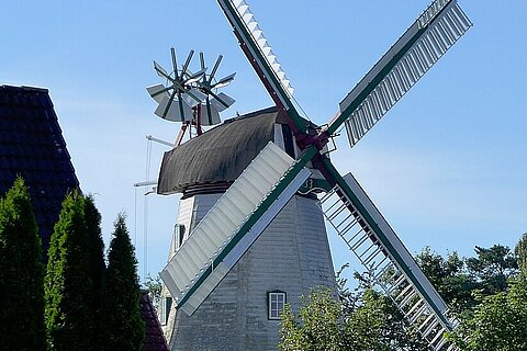 Windmühle Artlenburg © Oxfordian Kissuth - Eigenes Werk, CC BY-SA 3.0 Windmühle Artlenburg